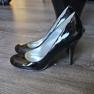 JS - By Jessica Simpson - Sleek Black Patent Leather Heels